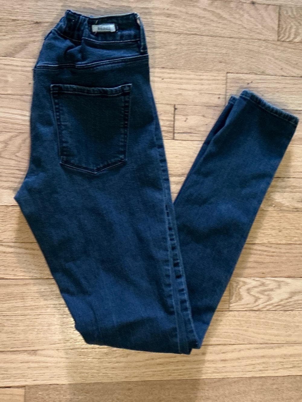 Brandy Melville, skinny jeans, dark blue wash